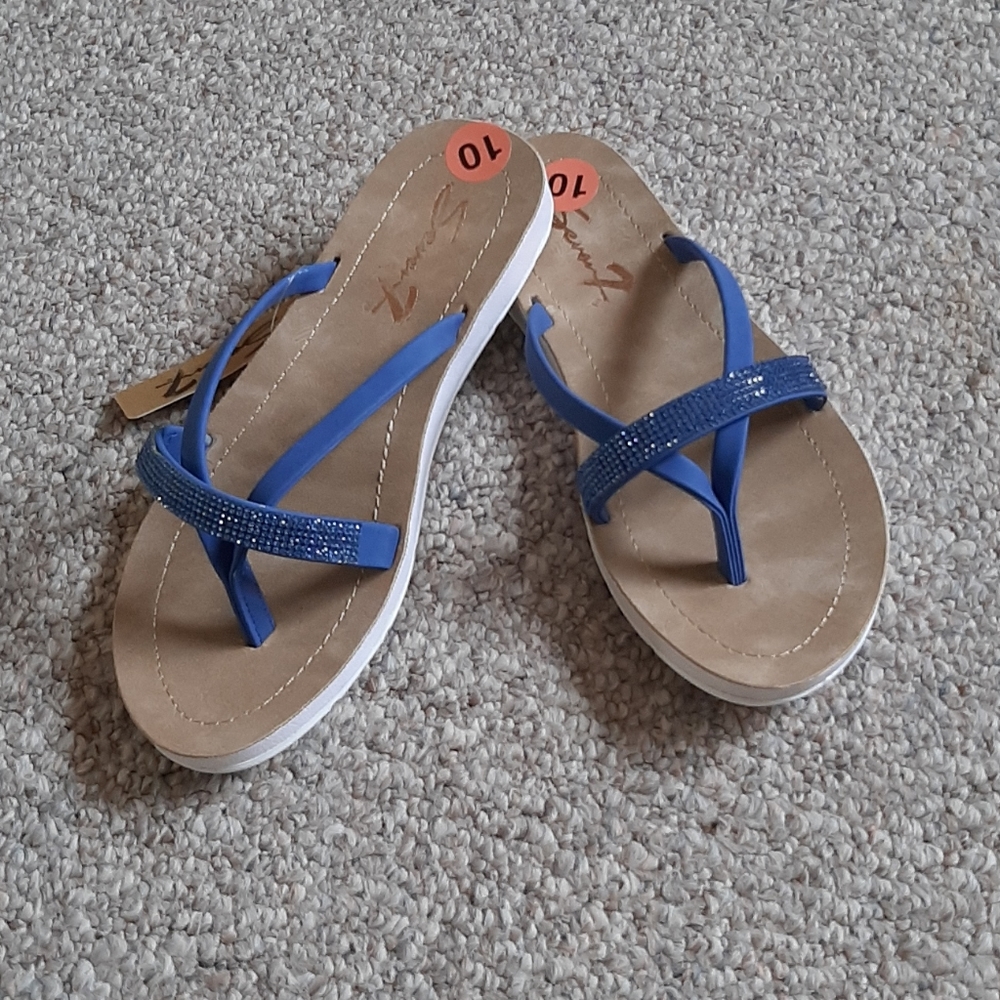New Seven7 Stones Embellished Flip Flap.
